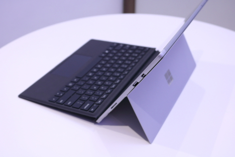 Surface Pro 2017 ( i5/4GB/128GB ) + Type Cover 5